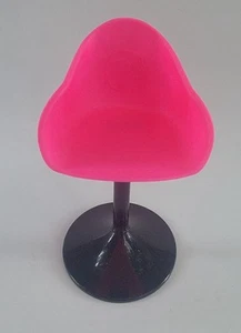 Barbie Casa delle Bambole Sedia da Salone Rosa e Nera Ricambio Alta 5,5" - Foto 1 di 6