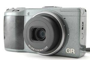 [NEUWERTIG] Ricoh GR Limited Edition 16.2MP Grün Kompakt Digitalkamera JAPAN - Bild 1 von 8