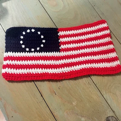 Bandera Americana De Colección Hecha a Mano Crochet 13x7 en Patriótico Rojo Blanco Azul 13 Estrellas EE. UU. Foto 1 de 4