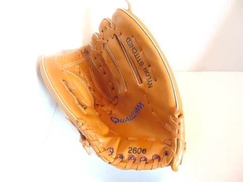 San Diego Padres Baseball Club Glove Left Handed 2606 Cover