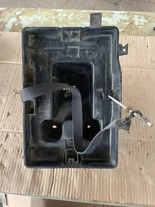 2010 2014 FORD MUSTANG vassoio supporto batteria AR3310723AC - Imagen 1 de 5