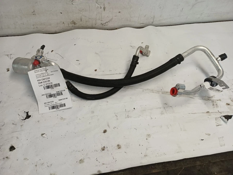 GM 26390358 AC Compressor Hose 2024-2025 Chevrolet Traverse 2.5L 12163322 - Image 1 of 4