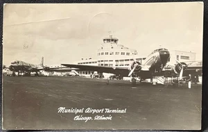 CHICAGO IL-REAL PHOTO POSTCARD RPPC-MUNICIPAL AIRPORT TERMINAL-O’HARE AIRPORT - Picture 1 of 3