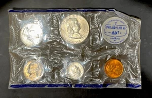 1961 US Mint Silver  Set uncirculated , OGP Sealed Coins 90% - Picture 1 of 6