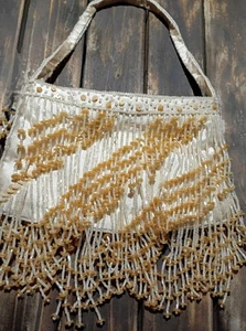 Borsa vintage La Regale avorio beige pendente con perline - Foto 1 di 2