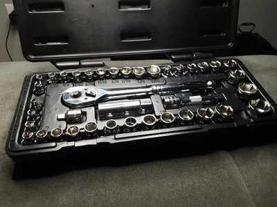 GearWrench 39 Piece 6pt Socket Set ... Metric and SAE ... 3/8" and 1/4" - Image 1 of 3