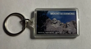 Mount Rushmore National Park Acrylic Keychain Souvenir - Picture 1 of 2