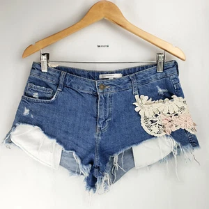 ZARA Low-rise Denim Crochet Festival Cutoff Blue Jean Short-Shorts [Sz.6] - Picture 1 of 8