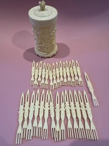 29 Pcs Vtg Celluloid Cocktail Appetizer 3 3/8" Forks in Ivory Rose Lidded Holder - Picture 1 of 11