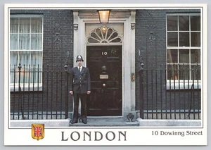 Postcard 10 Downing Street London - Picture 1 of 2