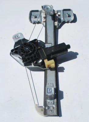 06-10 HUMMER H3 RIGHT REAR PASSENGER COMPLETE WINDOW REGULATOR MOTOR OEM USED - Image 1 of 4