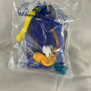 Vintage Looney Tunes Road Runner Keychain Kids Toy 1999 Subway - Picture 1 of 4