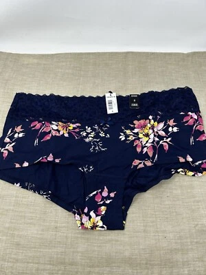Panty corto de encaje ancho estampado floral azul marino tórrido talla grande (0) Foto 1 de 3