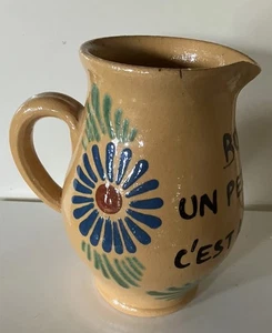 Antigua jarra de vino de cerámica francesa lema Boire Un Petit Coup Cest agradable 6,5" - Imagen 1 de 8