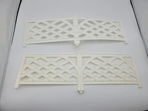 1995 Barbie Pretty N Pink House Fence Replacement Part Set of 2 - Picture 1 of 4