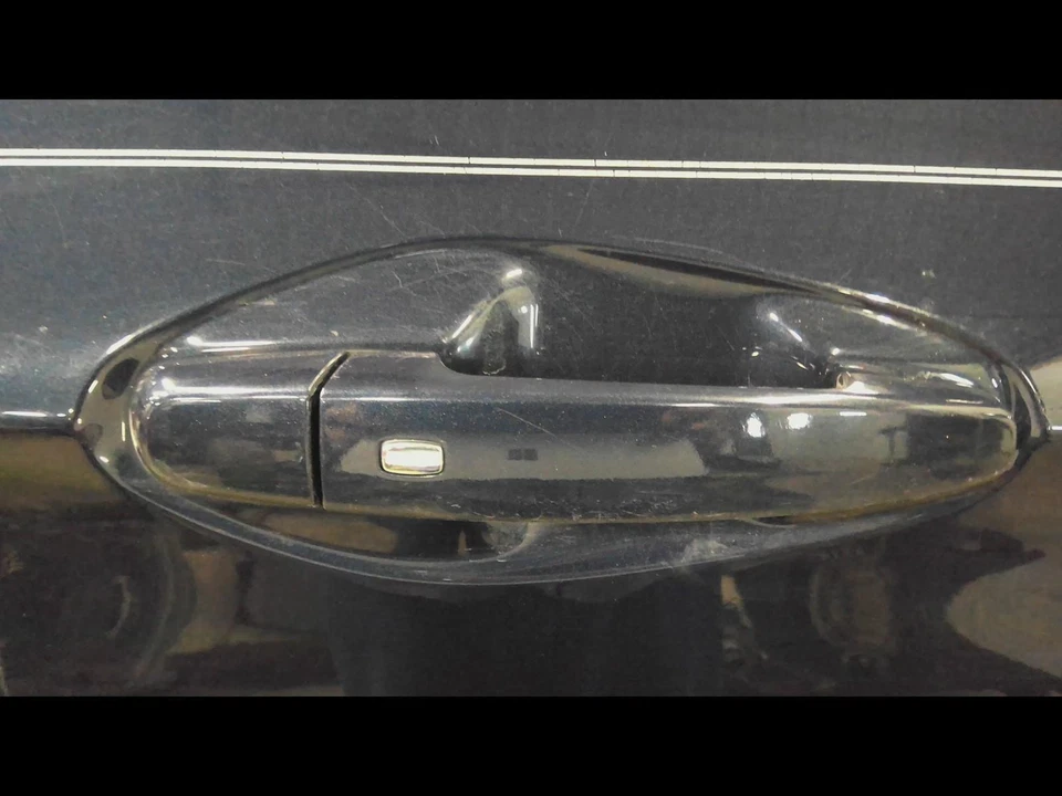 Manija de puerta exterior delantera usada se adapta a: Chevrolet Impala 2016 grado A Foto 1 de 4