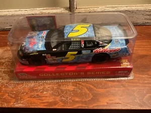 Terry Labonte #5 Kellogg’s Finding Nemo 2003 1/24 Diecast Collectors Series - Picture 1 of 9