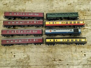 Joblot Bundle of 8 HORNBY OO Gauge Model Railway Coaches BR Rake GWR LMS