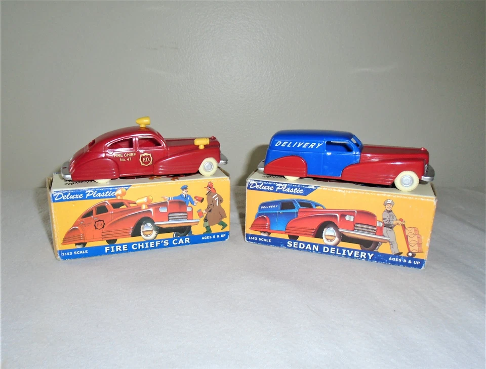 Deluxe Plastic Dimestore Dreams Collection Lot of 2 Retro Streamlined Cars - Image 1 of 4
