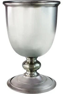Copas lisas de caballeros medievales de vino escocés con bandas celtas de peltre labio enrollado de 5" - Imagen 1 de 3