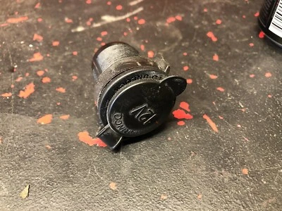 Arctic Cat XF 7000 1100 6000 9000 8000 ZR M F 02-18 19 OEM 12 V Accessory Outlet - Image 1 of 3