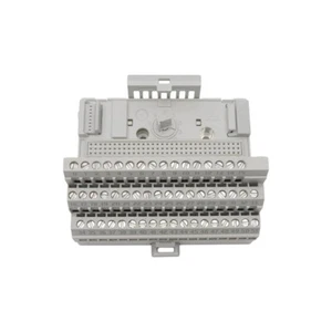 ALLEN BRADLEY 1794-TB32 SER. A 125V 10A UNMP - Picture 1 of 4