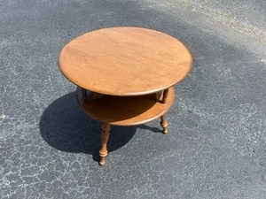 Baumritter Maple Swivel Top End Table1542 - Picture 1 of 12