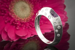 Seltener Piaget Klassiker Ring Top Amethyst Seitlich Brillanten Weißgold Schmuck - Bild 1 von 5