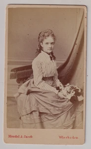 CDV Mondel & Jacob à Wiesbaden -Portrait d'une jeune fille- Vintage print c.1872 - Picture 1 of 2