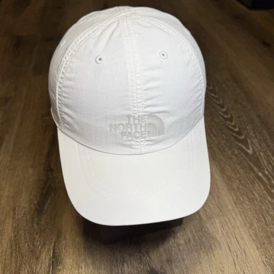 Sombrero The North Face Blanco Nylon Campamento Flash Dry Gorra Reflectante Plateado NUEVO Foto 1 de 4