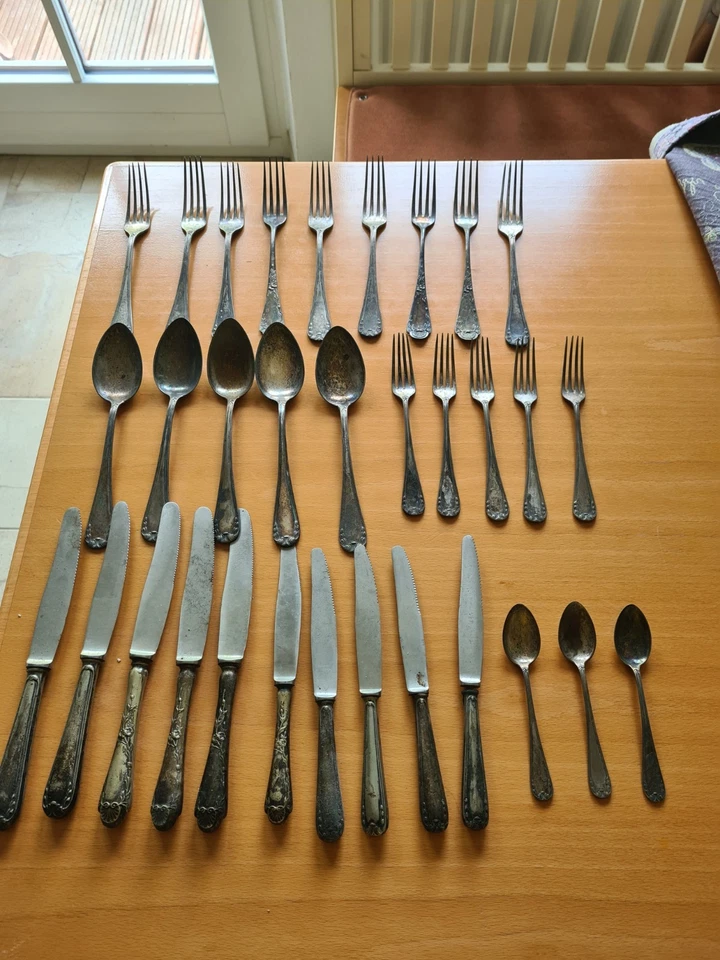 altes Besteck  32 teilig - Bild 1 von 4