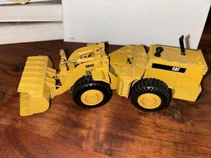 ERTL Cat 988B CATERPILLAR Wheel Loader 1/50 Scale Die Cast Metal Toy FOR PARTS - Picture 1 of 9