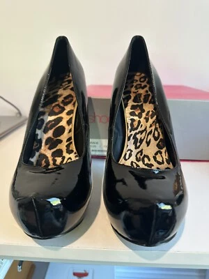 Zapatos de salón ShoeDazzle negros talla 9,5 Foto 1 de 4