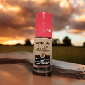 CoverGirl Outlast Extreme Wear 3-In-1 Foundation SPF18 (30mL/1oz) NEW - Picture 1 of 1
