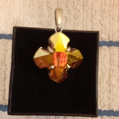 Colgante solo de ley hecho con cristal metálico de sol de Swarovski (378) Foto 1 de 4