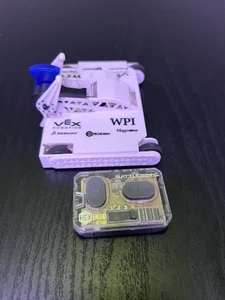 Hexbug BattleBot and its remote control - Picture 1 of 5