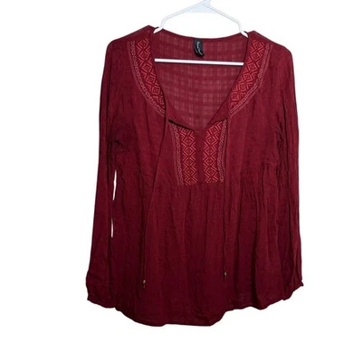 Blusa para mujer Scared Threads S/M roja cuello en V bordada manga larga Foto 1 de 4