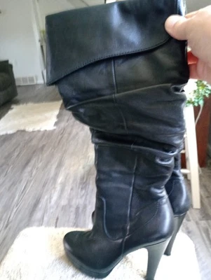Jessica Simpson  Black Leather Boots 4" Heel.Very nice boots - Image 1 of 4