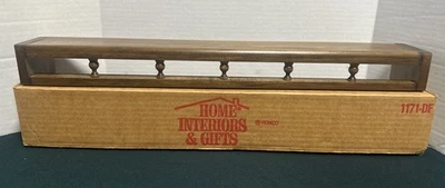 Винтажная настенная полка-витрина HOMCO с направляющими и шпинделями 24 дюйма x 3 дюйма США - Изображение 1 из 4