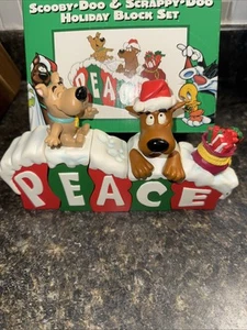 SCOOBY-DOO CHRISTMAS HOLIDAY PEACE PUZZLE BLOCK WARNER BROS - Picture 1 of 3