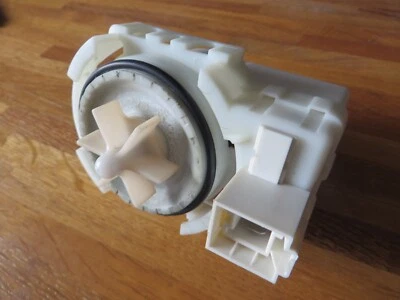 BOSCH WASHING MACHINE DRAIN PUMP - 8001039130 - Image 1 of 4