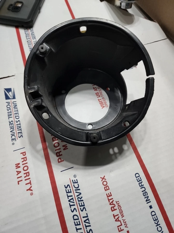 НОВЫЙ ИЗ СТАРЫХ ЗАПАСОВ GM 1991-1994 CHEVROLET CAVALIER PONTIAC SUNFIRE КАРМАН, ГОРЛОВИНА ТОПЛИВНОГО БАКА  - Изображение 1 из 4