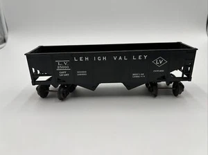 Lionel O-Gauge 6076 Lehigh Valley Hopper car - Picture 1 of 4