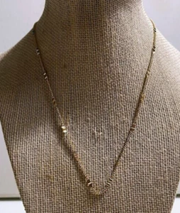 Zierliche goldfarbene Halskette 16 + 3 Crinkle gekräuselte Perlen Urlaub Geschenk Freundin - Bild 1 von 4