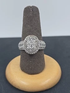 Sterling Silver And Cubic Zirconia Ring Size 8 - Picture 1 of 6