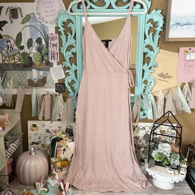 Vestido midi envolvente rosa claro Forever 21 para mujer talla grande escote en V profundo femenino Foto 1 de 4