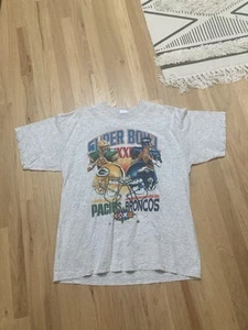 Vintage 1998 Super Bowl XXXII Denver Broncos John Elway Brett Farve  T-Shirt L - Picture 1 of 4