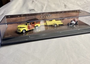 Hot Wheels A Night At The Races Set '48 Willys Woodie con auto sprint e rimorchio - Foto 1 di 5