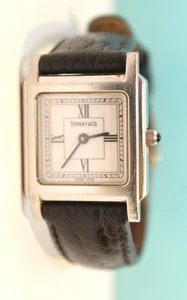 Reloj de cuarzo Tiffany & Co. para dama con esfera blanca y números romanos - Imagen 1 de 17
