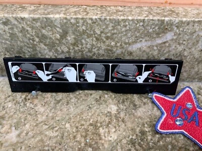 Подлинный Neato Botvac D3 D4 D5 D6 D7 аккумулятор крышка дверная пластина с винтами - Изображение 1 из 2